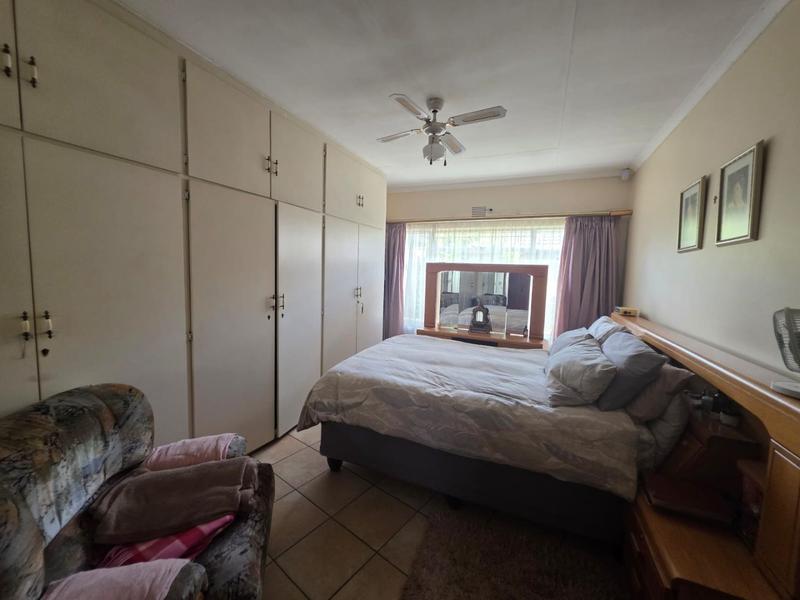 3 Bedroom Property for Sale in Helikonpark Gauteng