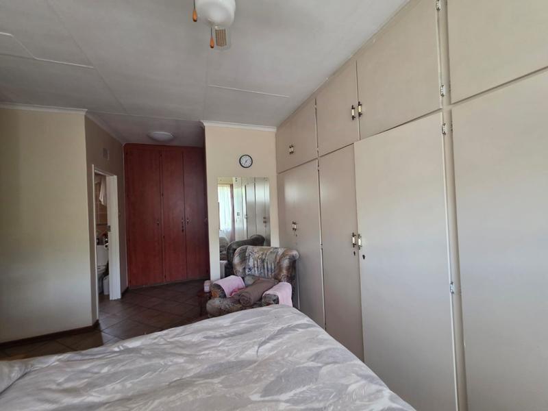 3 Bedroom Property for Sale in Helikonpark Gauteng