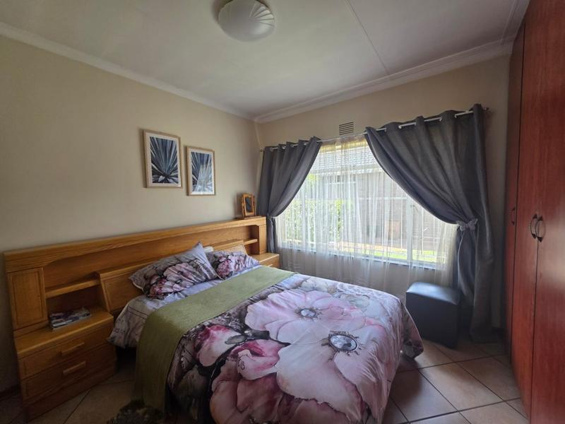 3 Bedroom Property for Sale in Helikonpark Gauteng