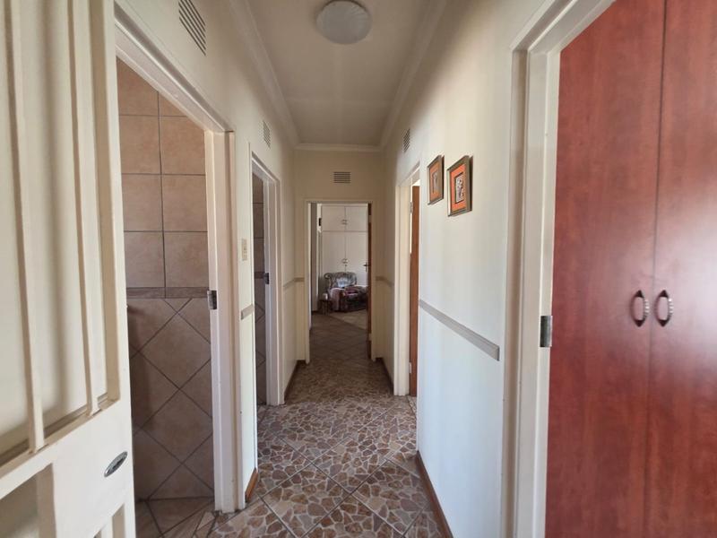 3 Bedroom Property for Sale in Helikonpark Gauteng