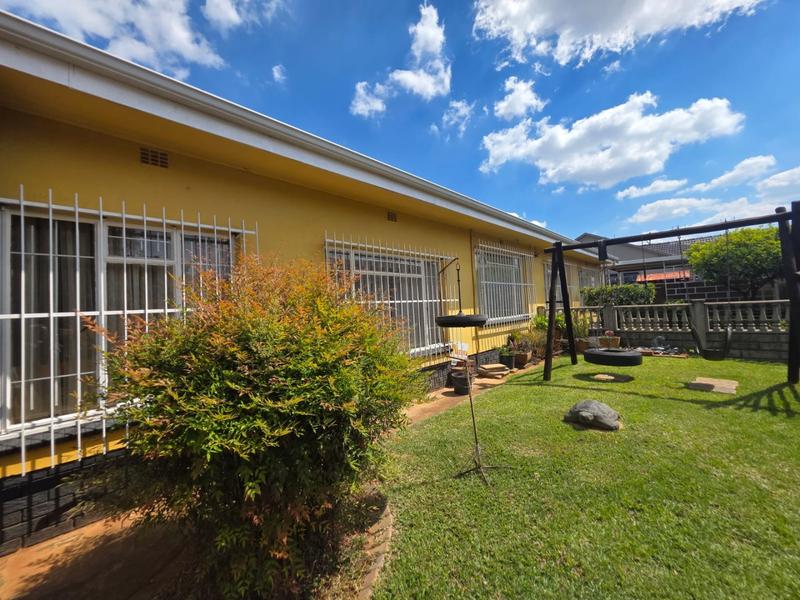 3 Bedroom Property for Sale in Helikonpark Gauteng