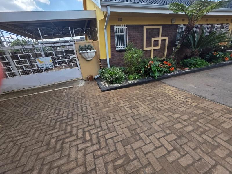 3 Bedroom Property for Sale in Helikonpark Gauteng