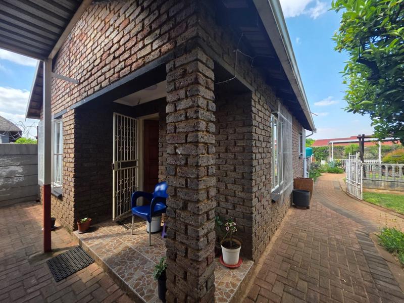 3 Bedroom Property for Sale in Helikonpark Gauteng