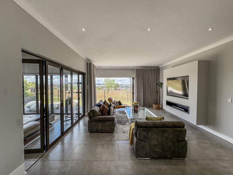 3 Bedroom Property for Sale in Midstream Ridge Gauteng