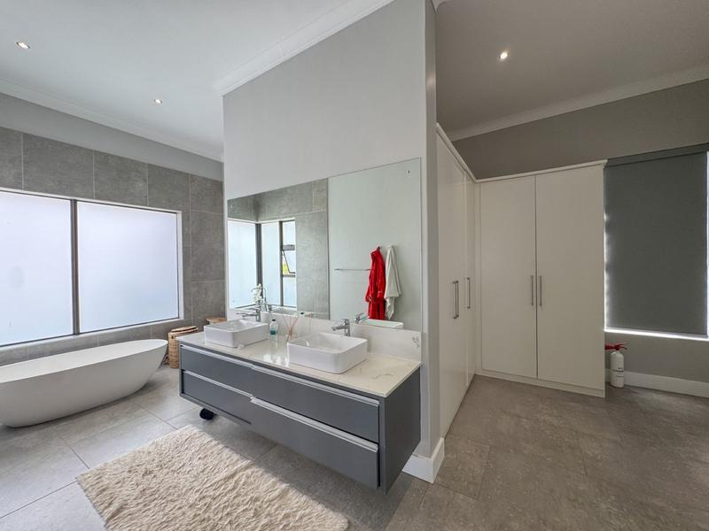 3 Bedroom Property for Sale in Midstream Ridge Gauteng