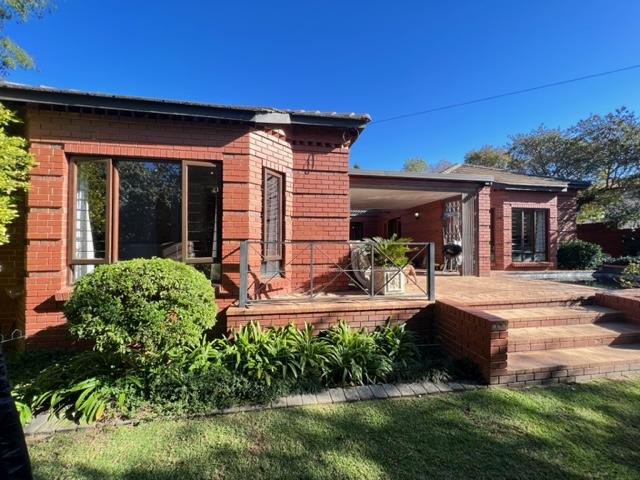 To Let 5 Bedroom Property for Rent in Bryanston Gauteng