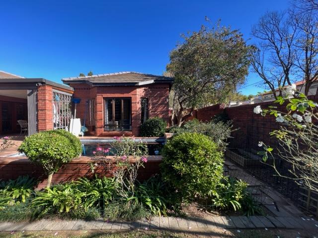 To Let 5 Bedroom Property for Rent in Bryanston Gauteng