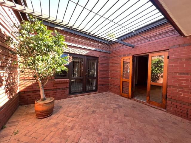To Let 5 Bedroom Property for Rent in Bryanston Gauteng