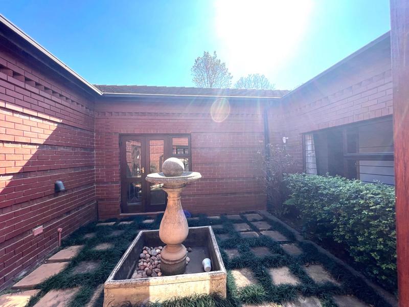 To Let 5 Bedroom Property for Rent in Bryanston Gauteng