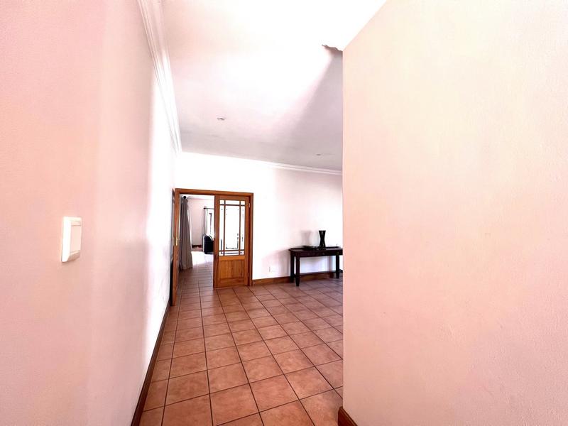 To Let 5 Bedroom Property for Rent in Bryanston Gauteng
