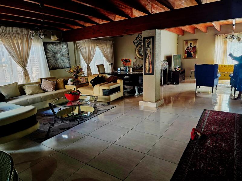 To Let 4 Bedroom Property for Rent in Glen Marais Gauteng