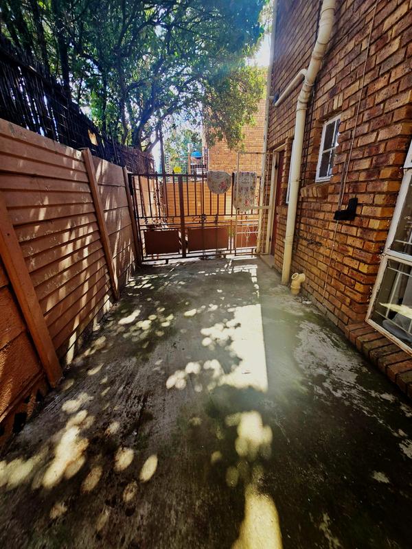 To Let 4 Bedroom Property for Rent in Glen Marais Gauteng