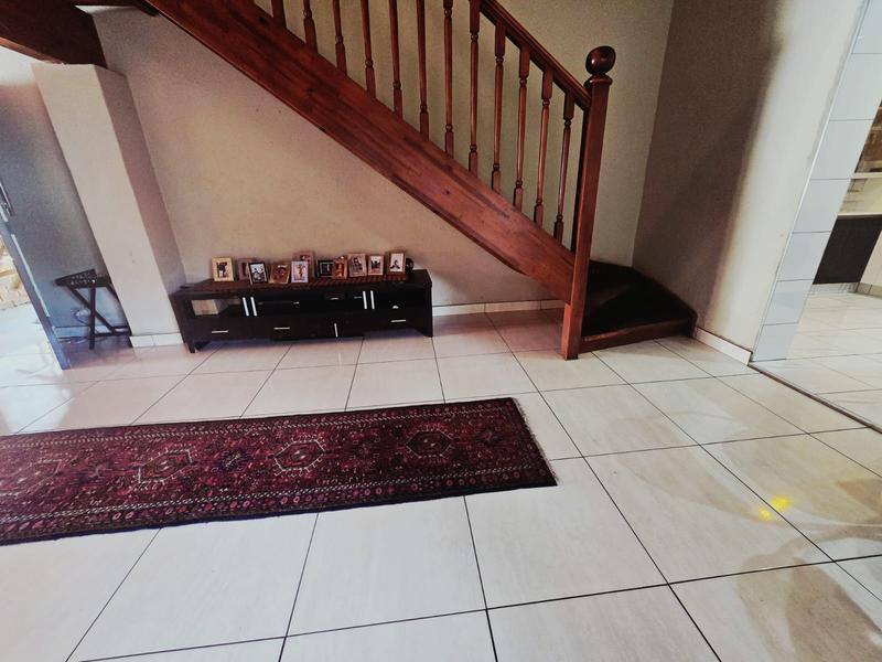 To Let 4 Bedroom Property for Rent in Glen Marais Gauteng