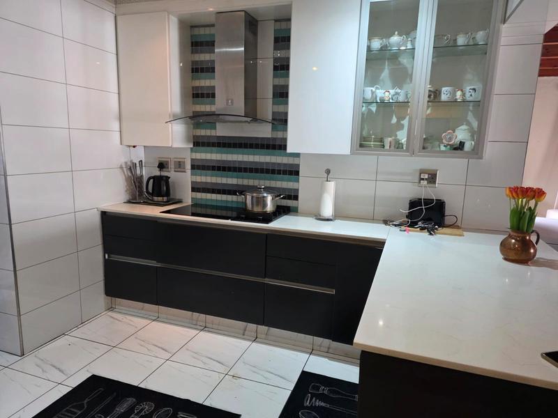 To Let 4 Bedroom Property for Rent in Glen Marais Gauteng