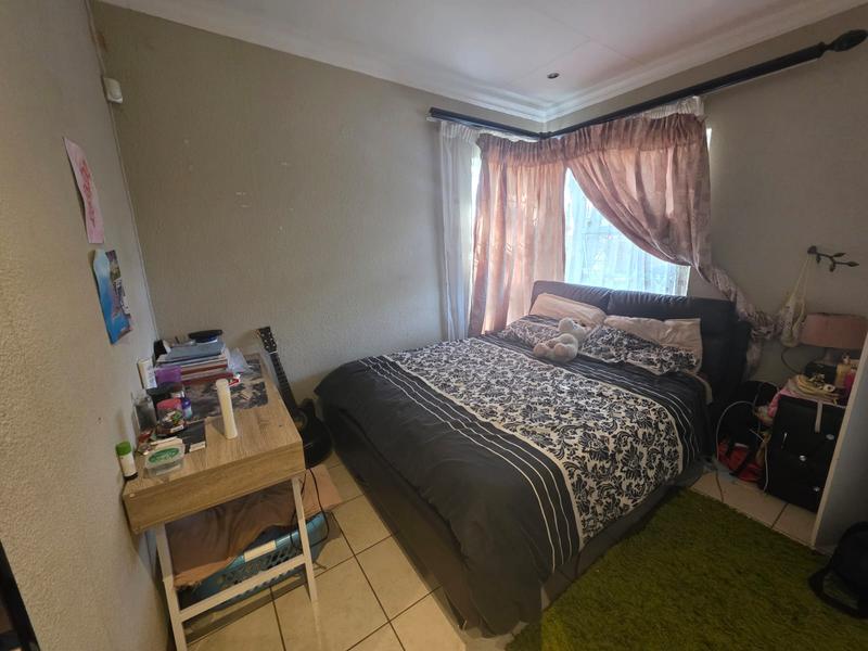 To Let 4 Bedroom Property for Rent in Glen Marais Gauteng
