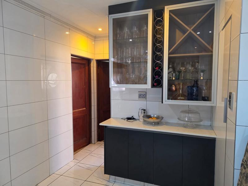 To Let 4 Bedroom Property for Rent in Glen Marais Gauteng