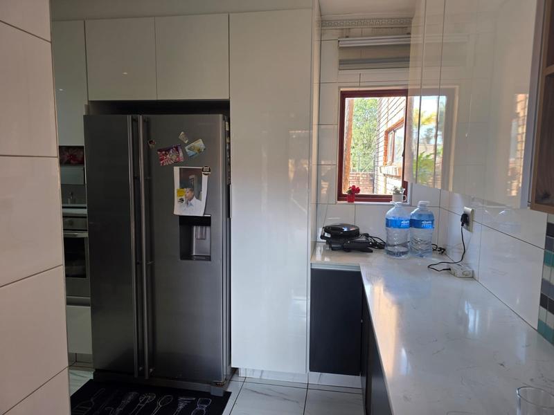 To Let 4 Bedroom Property for Rent in Glen Marais Gauteng