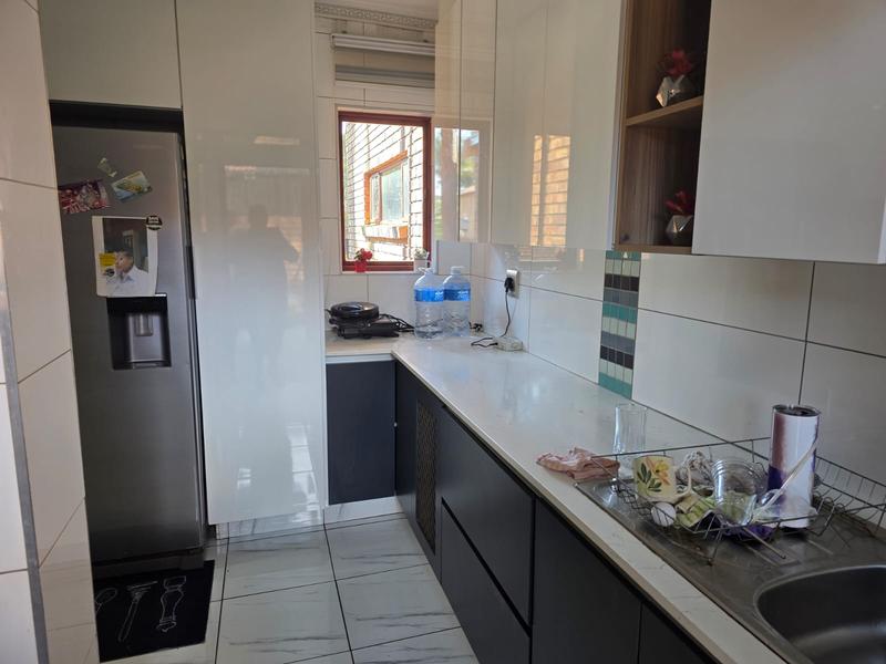 To Let 4 Bedroom Property for Rent in Glen Marais Gauteng
