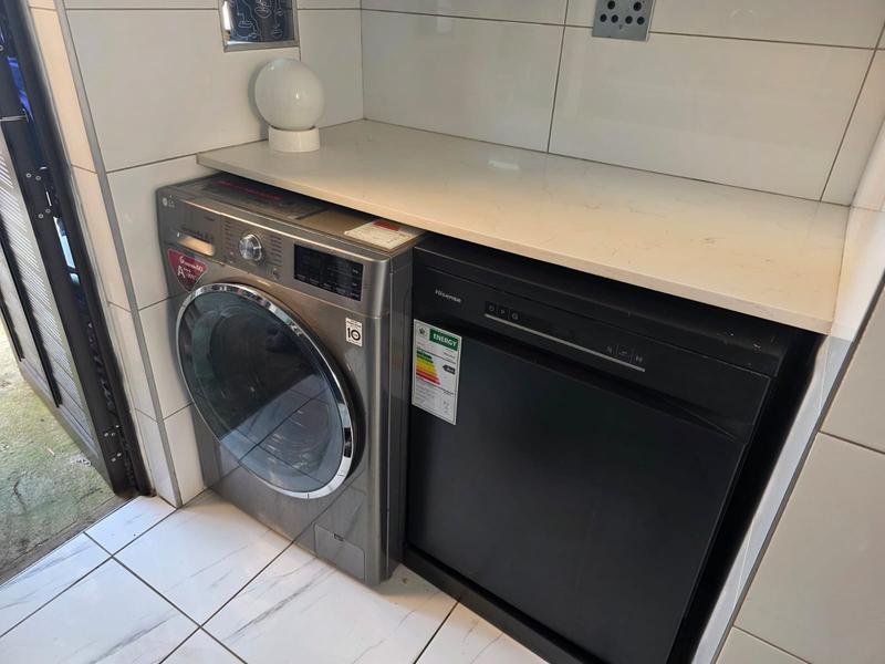 To Let 4 Bedroom Property for Rent in Glen Marais Gauteng