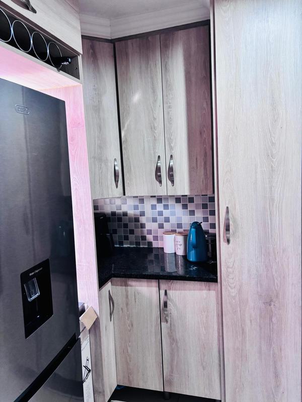 To Let 2 Bedroom Property for Rent in Fleurhof Gauteng