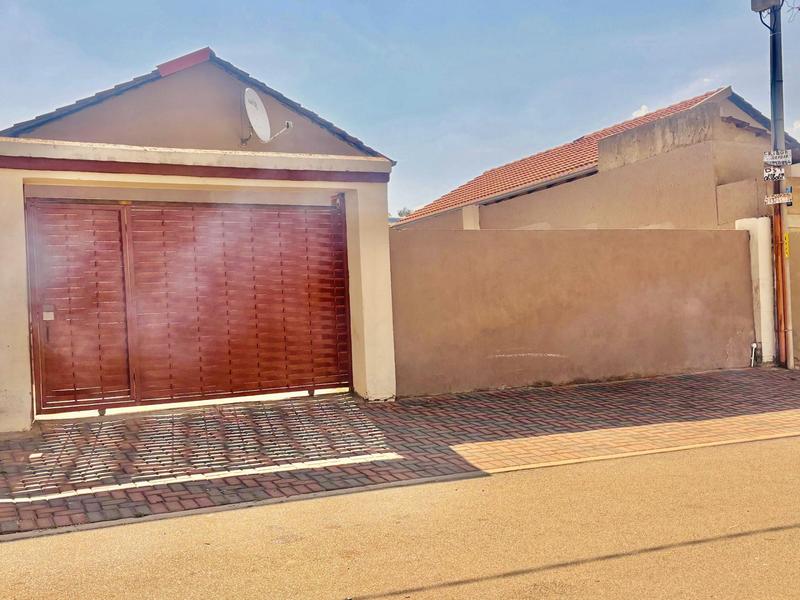 3 Bedroom Property for Sale in Fleurhof Gauteng