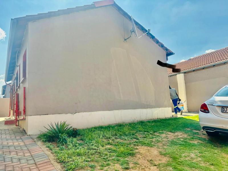3 Bedroom Property for Sale in Fleurhof Gauteng
