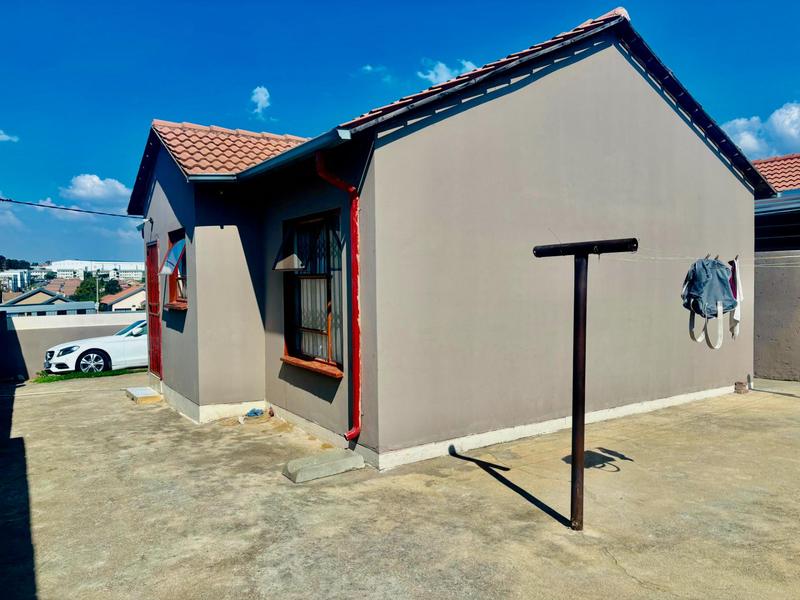 3 Bedroom Property for Sale in Fleurhof Gauteng