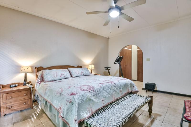 3 Bedroom Property for Sale in Glenvista Gauteng