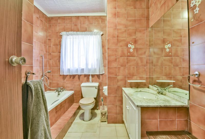 3 Bedroom Property for Sale in Glenvista Gauteng