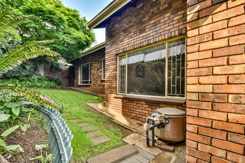 3 Bedroom Property for Sale in Glenvista Gauteng