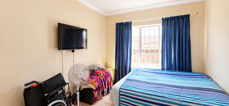 2 Bedroom Property for Sale in The Reeds Gauteng