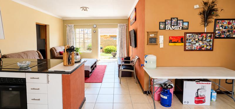 2 Bedroom Property for Sale in The Reeds Gauteng