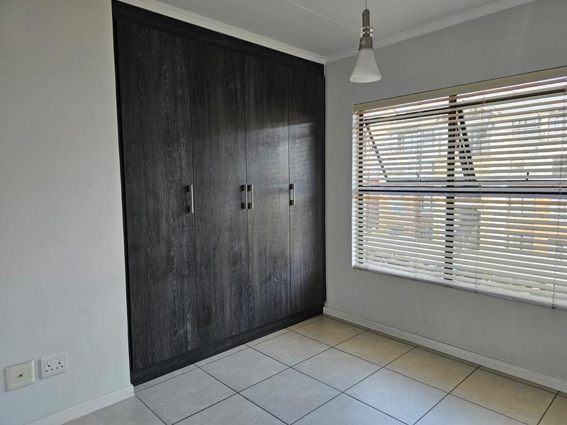 To Let 1 Bedroom Property for Rent in Olivedale Gauteng