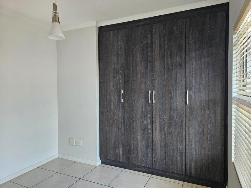 To Let 1 Bedroom Property for Rent in Olivedale Gauteng