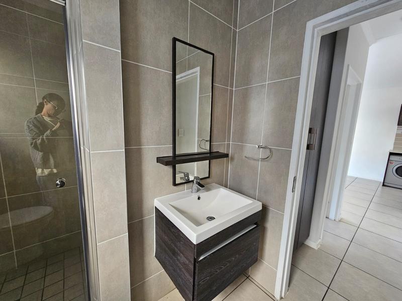 To Let 1 Bedroom Property for Rent in Olivedale Gauteng