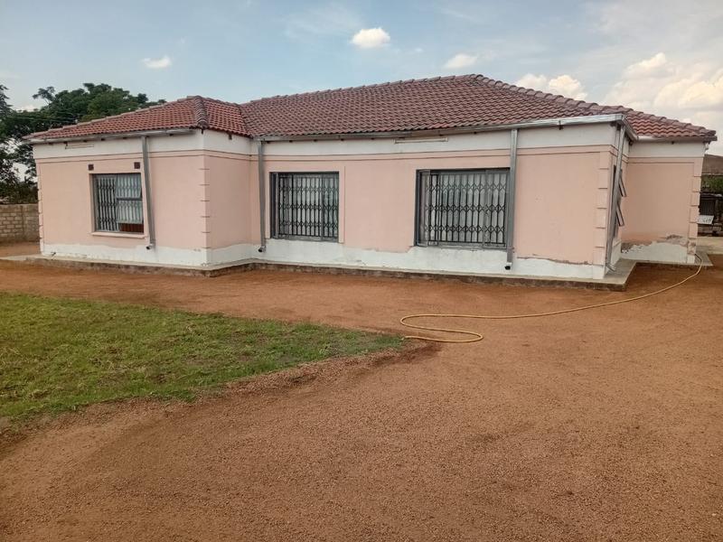 4 Bedroom Property for Sale in Knopjeslaagte Gauteng