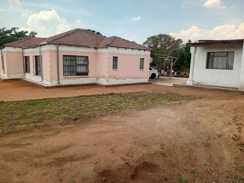 4 Bedroom Property for Sale in Knopjeslaagte Gauteng