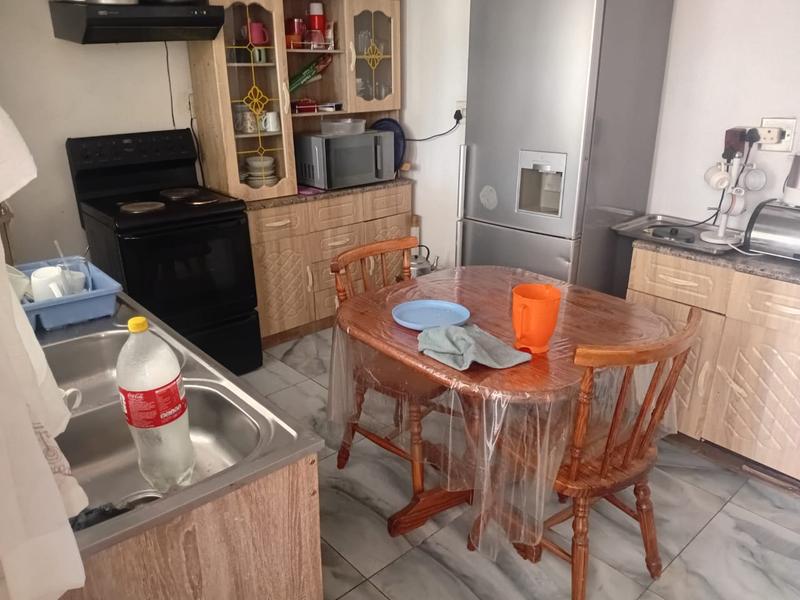 4 Bedroom Property for Sale in Knopjeslaagte Gauteng