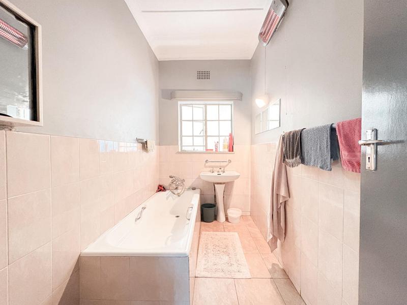 3 Bedroom Property for Sale in Bezuidenhout Valley Gauteng