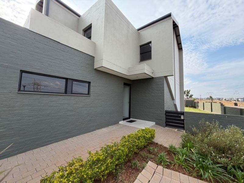 To Let 3 Bedroom Property for Rent in Midstream Meadows Gauteng