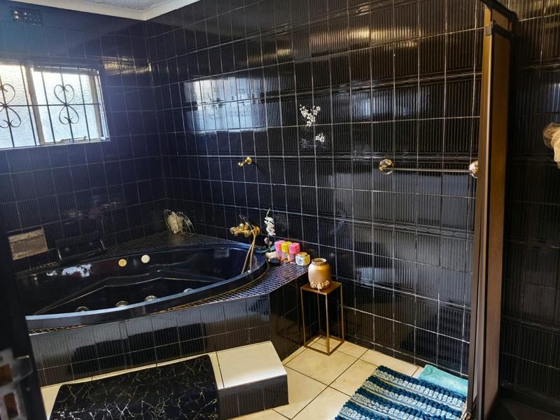 3 Bedroom Property for Sale in Fleurhof Gauteng