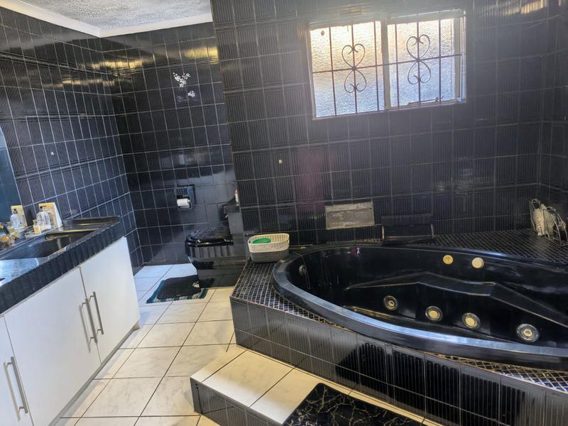 3 Bedroom Property for Sale in Fleurhof Gauteng