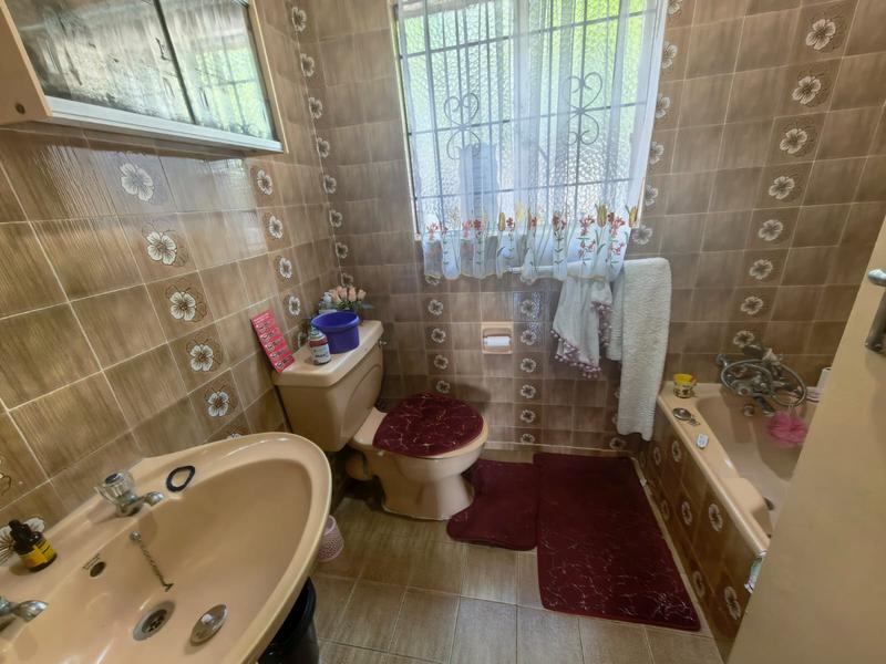 3 Bedroom Property for Sale in Fleurhof Gauteng