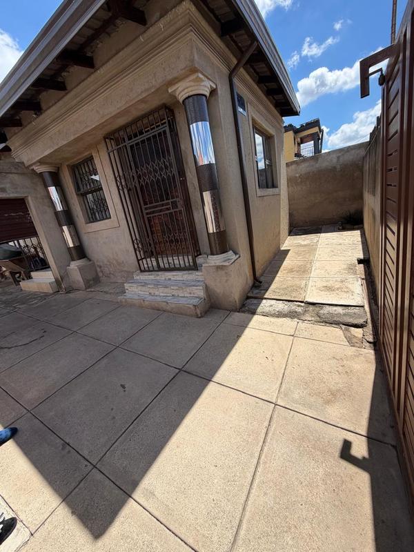 2 Bedroom Property for Sale in Meadowlands Gauteng