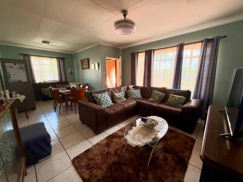 3 Bedroom Property for Sale in Vanderbijlpark Cw 6 Gauteng