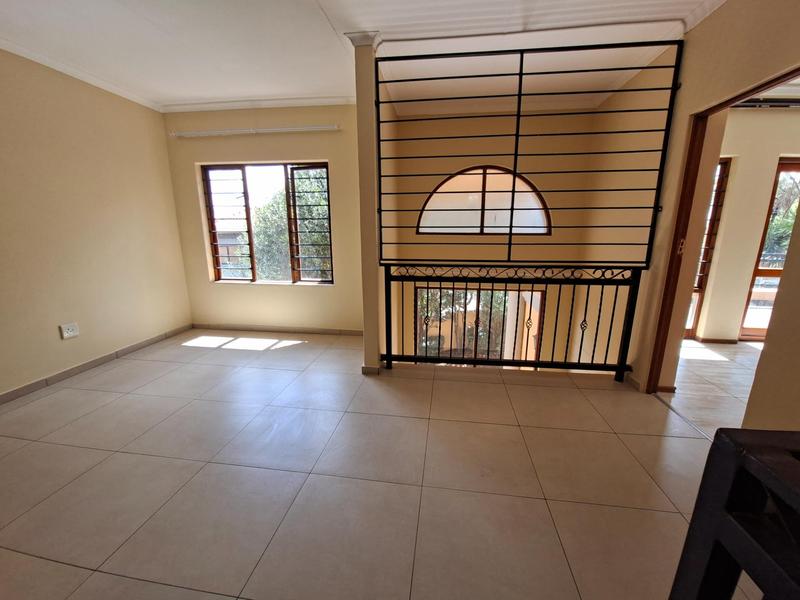 To Let 4 Bedroom Property for Rent in Faerie Glen Gauteng