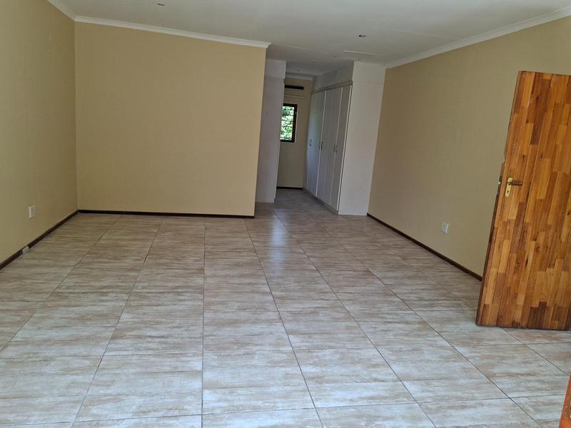To Let 4 Bedroom Property for Rent in Faerie Glen Gauteng