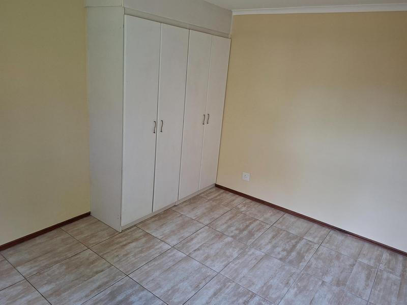 To Let 4 Bedroom Property for Rent in Faerie Glen Gauteng