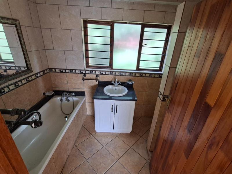 To Let 4 Bedroom Property for Rent in Faerie Glen Gauteng
