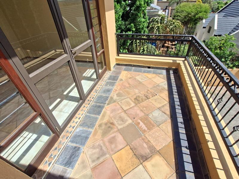 To Let 4 Bedroom Property for Rent in Faerie Glen Gauteng